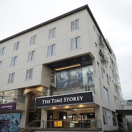The Atithi Niwas Hotel Индор Екстериор снимка